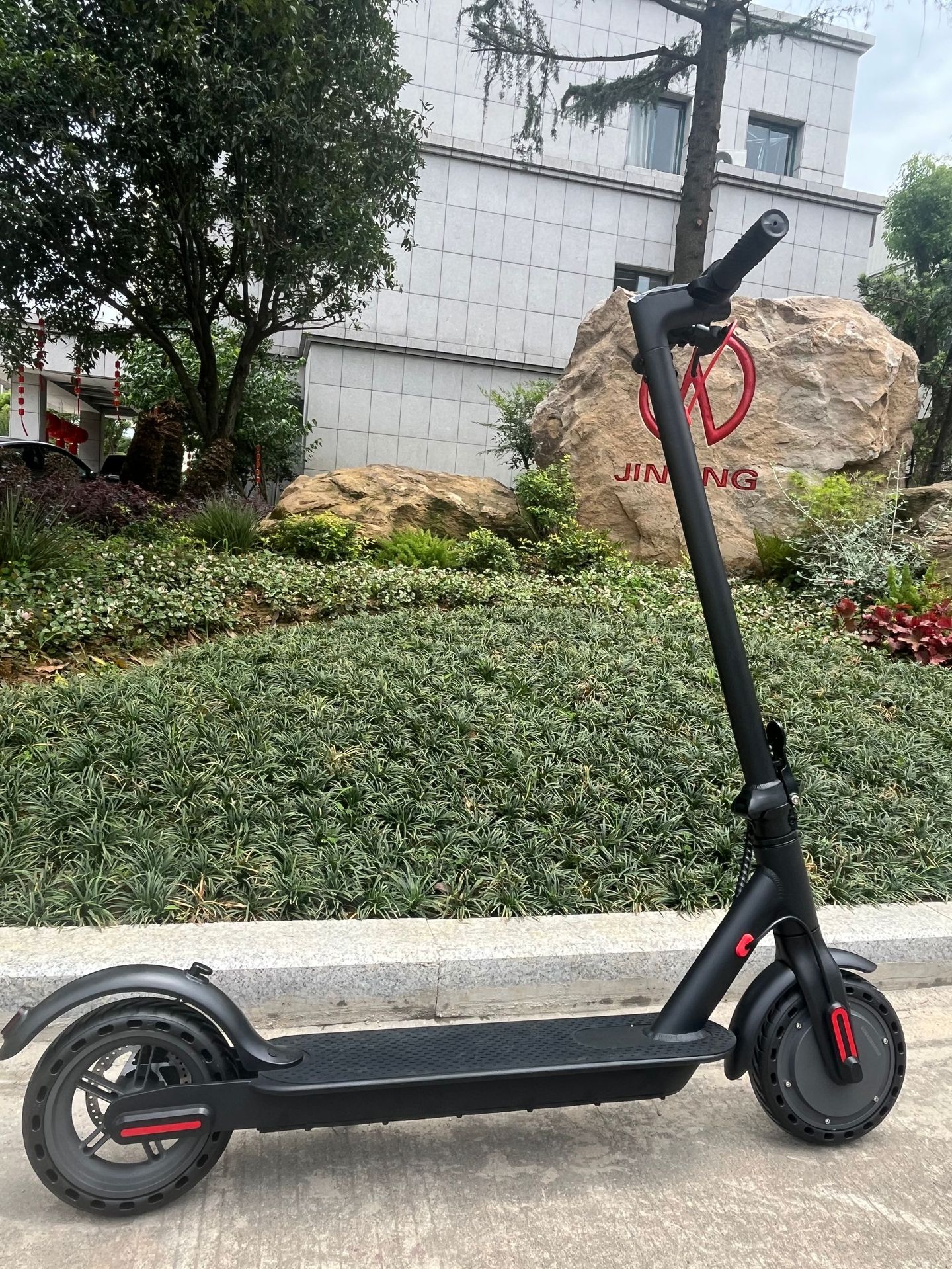 Foreign Trade Export 300W Off-Road Adult Electric Scooter 8.5-Inch Foldableing Scooter Two-Wheeled Electric Scooter