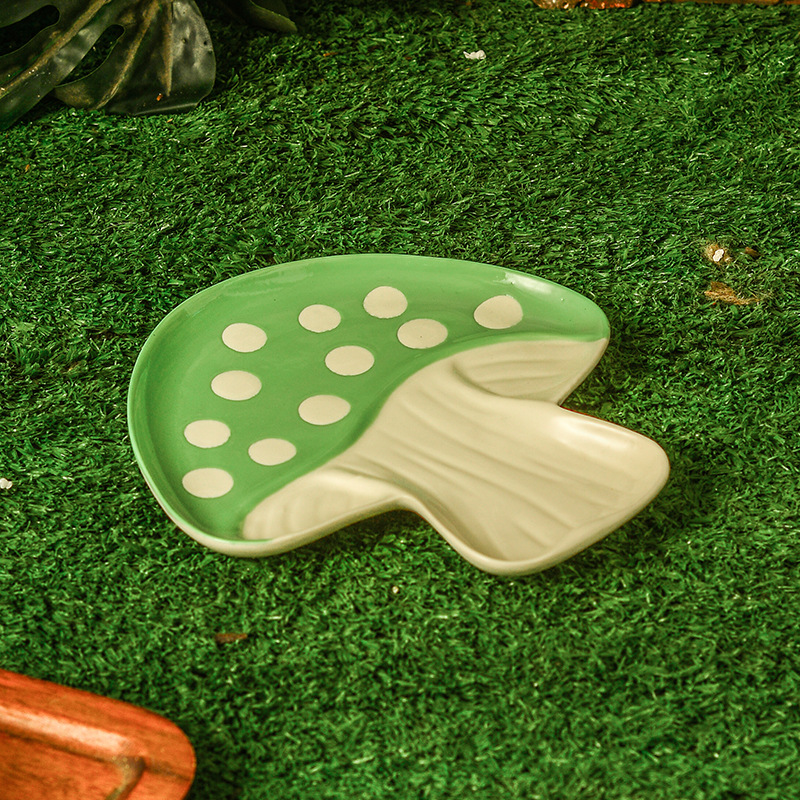 Corazón de una niña taza de hongos rojos cubierta encantadora cubierta de cubierta esmalte de color puede microondas taza de cerámica de alto valor para el hogar