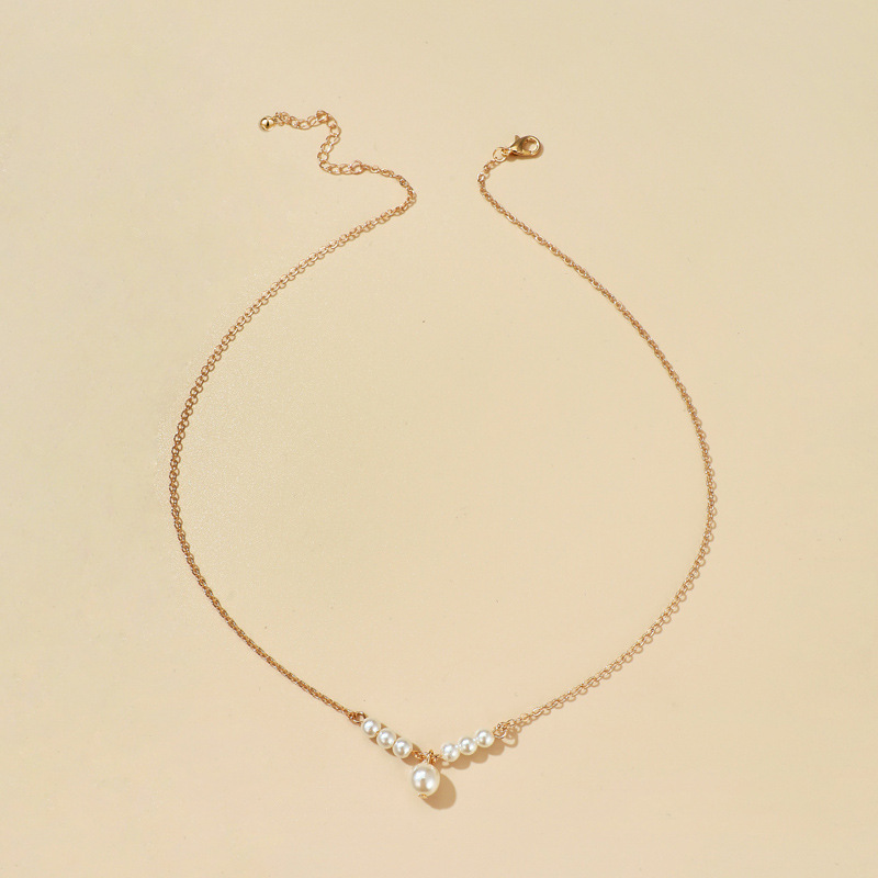 Einfache Mode-legierung Kette Perlen Geometrische Perlen Einschichtige Halskette display picture 2