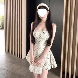 跨境法式波点方领吊带连衣裙女夏a字裙图片色针织面料修身型有吊