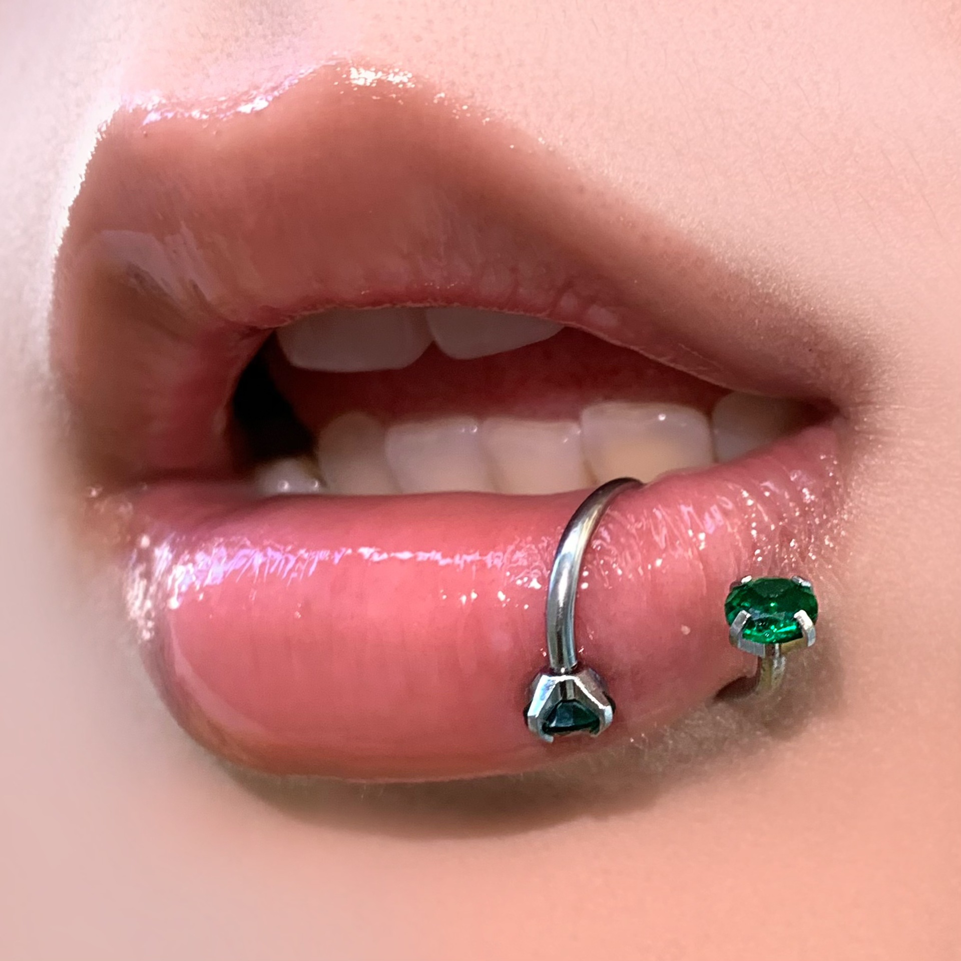 Flash Zircon S-Shaped Lip Ring 12mm Internally Threaded 316L Surgical Steel Lip Hoop Piercing Jewelry for Women Men detail image 13