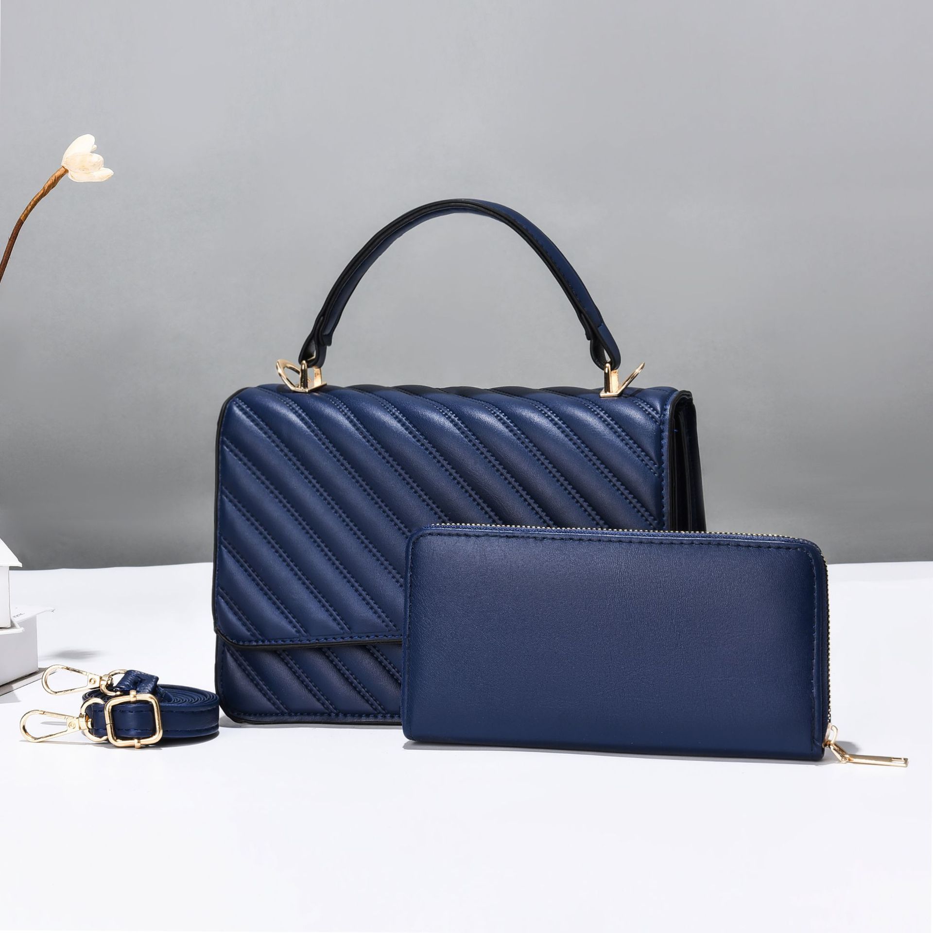 mmexport1635748000944