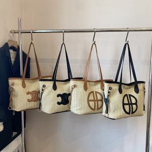 Commuting Large-Capacity Niche Bag 2025 New Women's Bag Casual and Stylish Personalized Shoulder Bag College Student Tote Bag