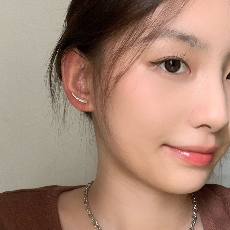 S925 plata esterlina en forma de U gancho geométrico de orejas frías simple orejas de cola de golondrina raspalando dientes de orejas adornamientos M00425