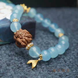 天然老山檀檀香雕刻件 立体九尾狐 8mm海蓝宝 原创设计款手链单圈