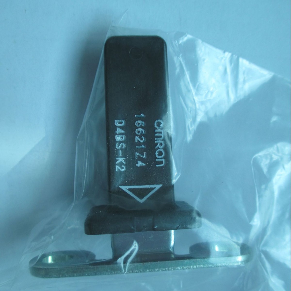 全新欧姆龙安全门开关钥匙D4BS-K2