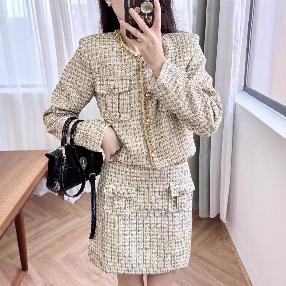 Niche Design Tops 2025 New Tweed Single-Breasted Short Women's Casual Jackets and Skirts