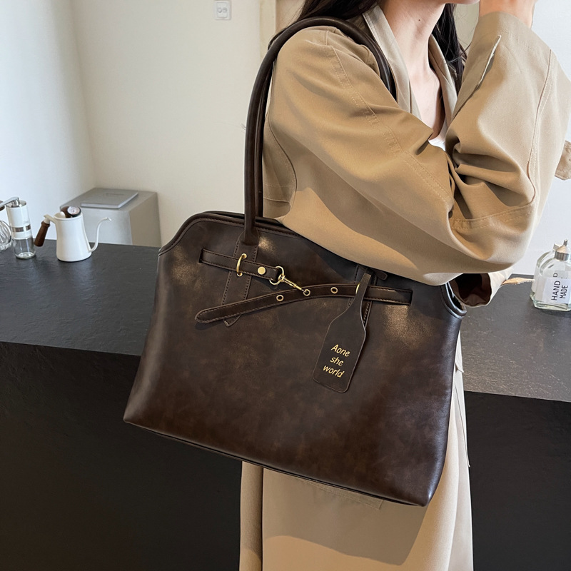 Bolsa de mano de moda retro para mujeres 2024 nueva moda de gran capacidad bolso de hombro de alta explosión bolso de brazo