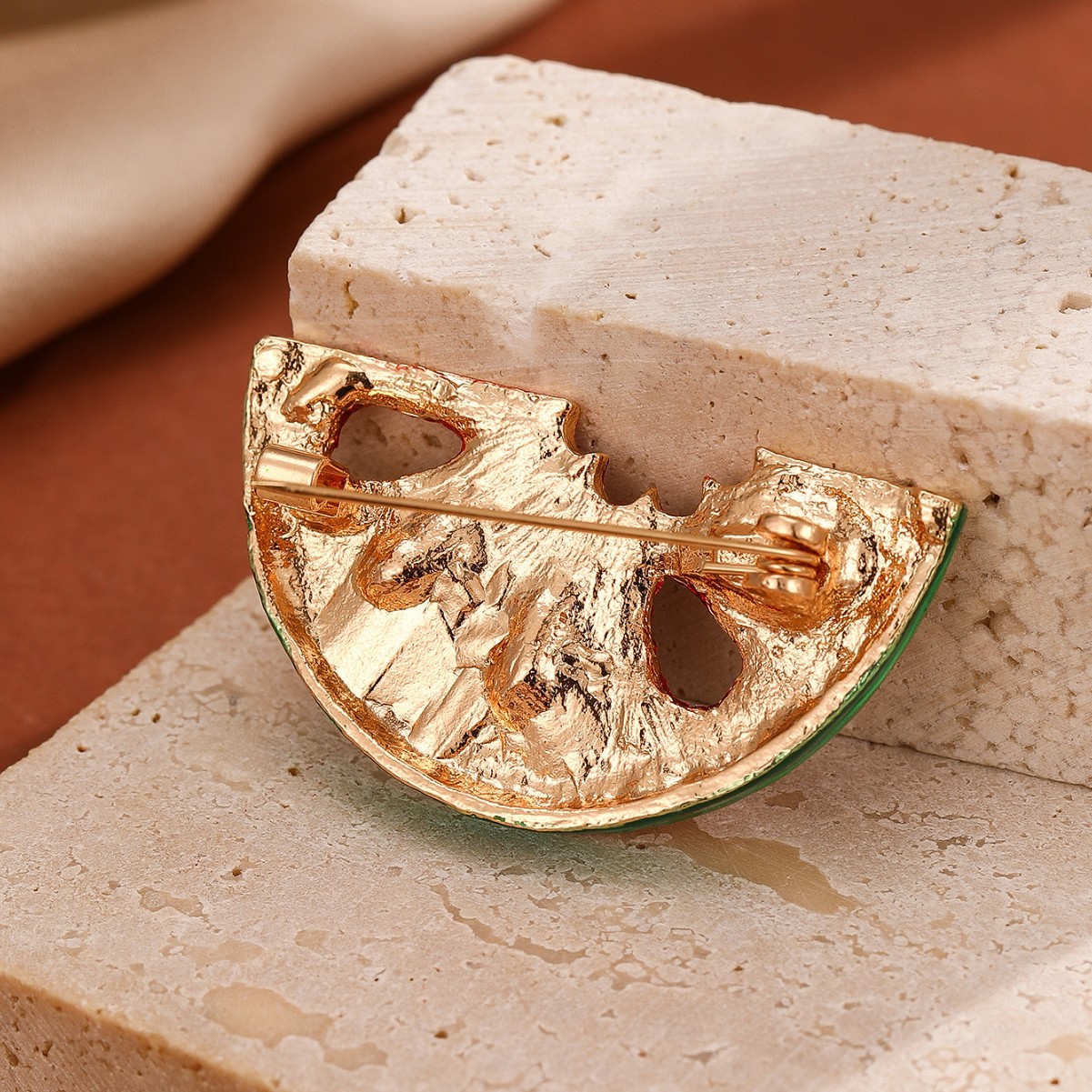 Vintage Fruit Brooch With Diamonds Alloy High-end Creative Style_voghion.com