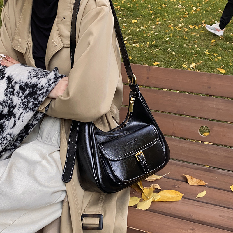 Bolsos retro de piel de cera de alta sensibilidad, bolsas de mujer 2025, nuevo otoño y invierno, bolsas de hombro y brazo.
