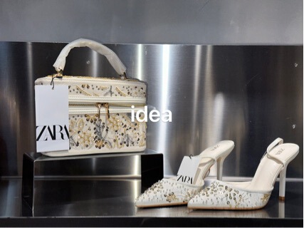 New heavy-duty beaded embroidered handbag, small square bag, elegant and refined, hand-held box bag, shoulder and crossbody bag, shoes