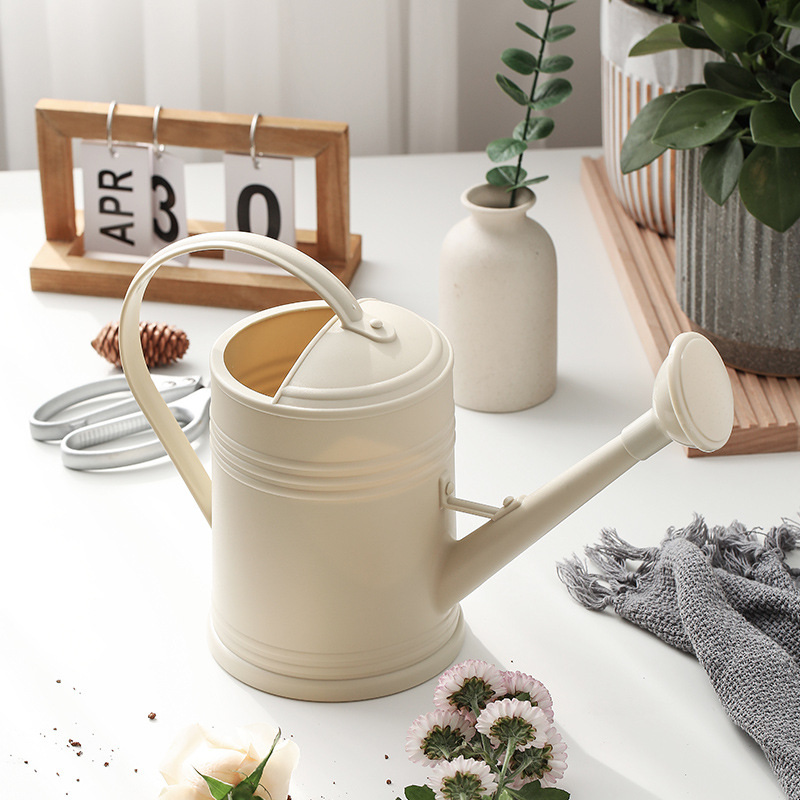 Botella de agua de boca larga botella de agua de agua doméstica de gran capacidad especial artefacto de rociador de agua de plástico retro rociador de colza de pulverización