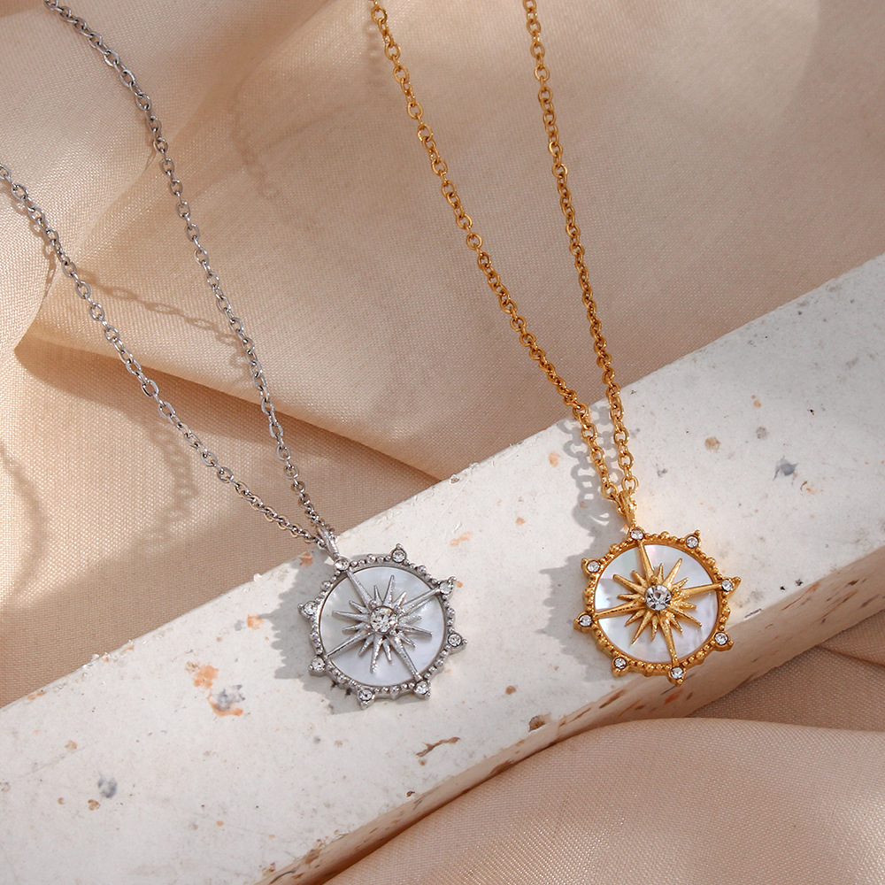 Necklace Image 5