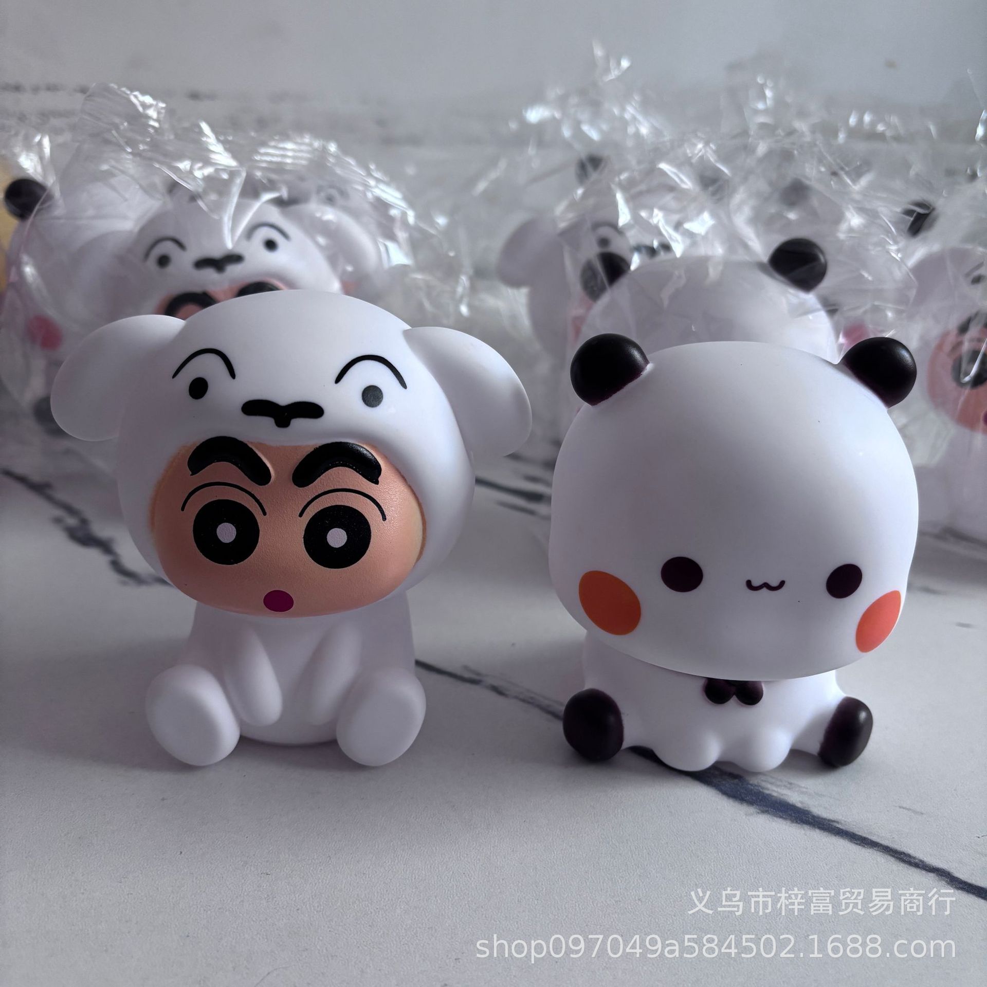 Lámpara de noche junto a la cama Crayon Shin-chan & Little Bear Children's Sleep Sleep Night Light Light Creative Silicone Pat Light