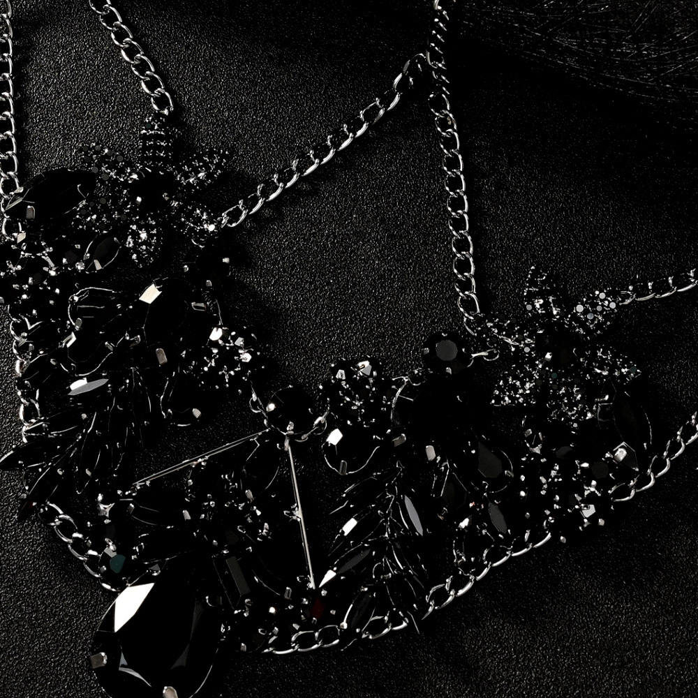 Amazon nueva máscara de diamante geométrica exagerada máscara negra de Halloween accesorios de fiesta máscara femenina