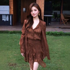 飘带长袖衬衫潮气质咖色两件套装早秋季气质设计感显瘦短裙子女