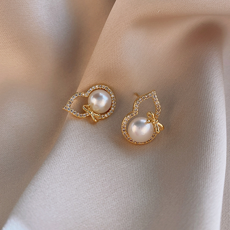 Gourd Micro-inlaid Zircon Earrings Korean Version Of Simple Geometric Gourd Pearl Earrings Wholesale display picture 2