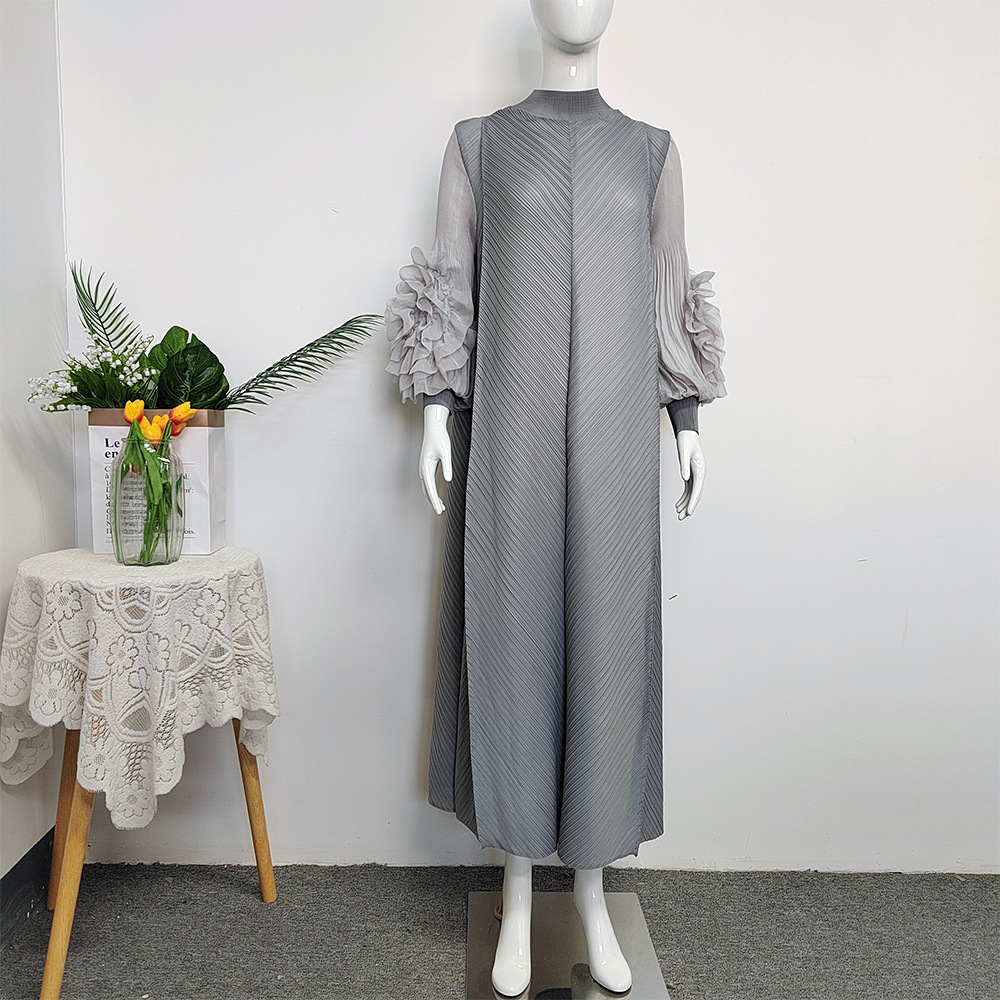 Fashionable elegant long dress with a round collar