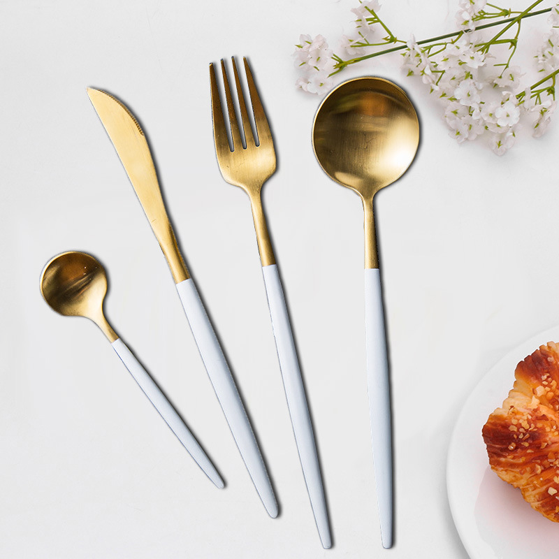 Suministro transfronterizo de Portugal cuchillo de lijado, tenedor y traje de cuchara Cuchara y tenedor de postre de acero inoxidable de estilo occidental de 5 piezas Cuchillo y tenedor