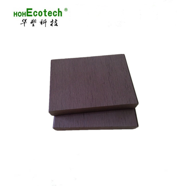 Fábrica de piso de plástico de madera hogar agujero sólido plástico piso de madera jardín ingeniería al aire libre decorativo Placa de agujero cuadrado anti-corrosión