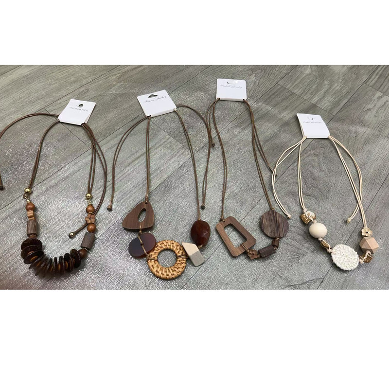 Original Literary Retro Short Women's Necklace Retro Wood Chip Exaggerated Accessories Personalized Handmade Jewelry Versatile Necklace Original Literary Retro Short Women's Necklace Retro Wood Chip Exaggerated Accessories Personalized Handmade Jewelry Versatile Necklace