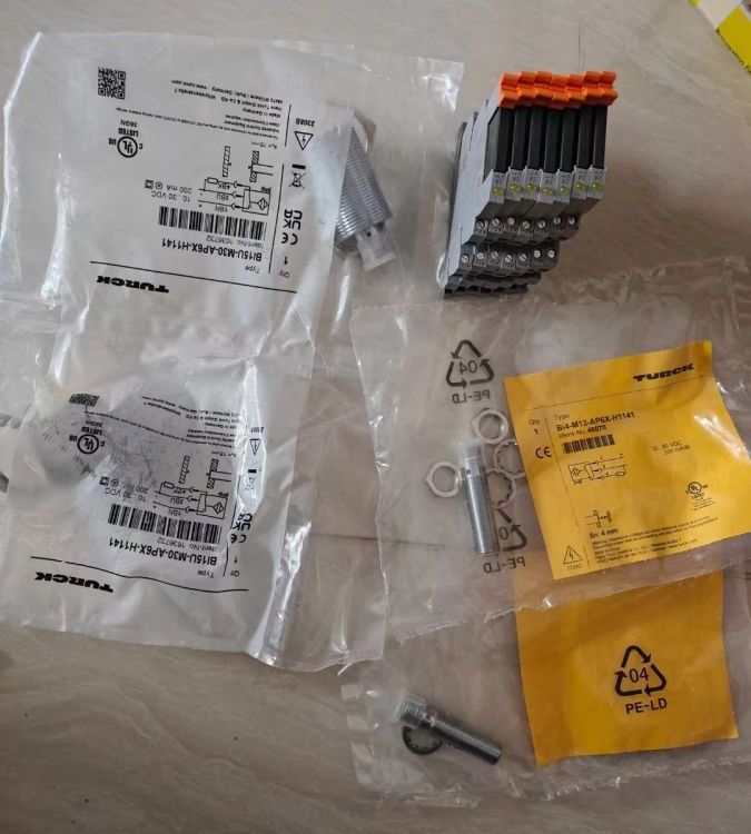 PM1709 PM1714 PM1718 PM1104 PM1107 IFM 全新原装传感器