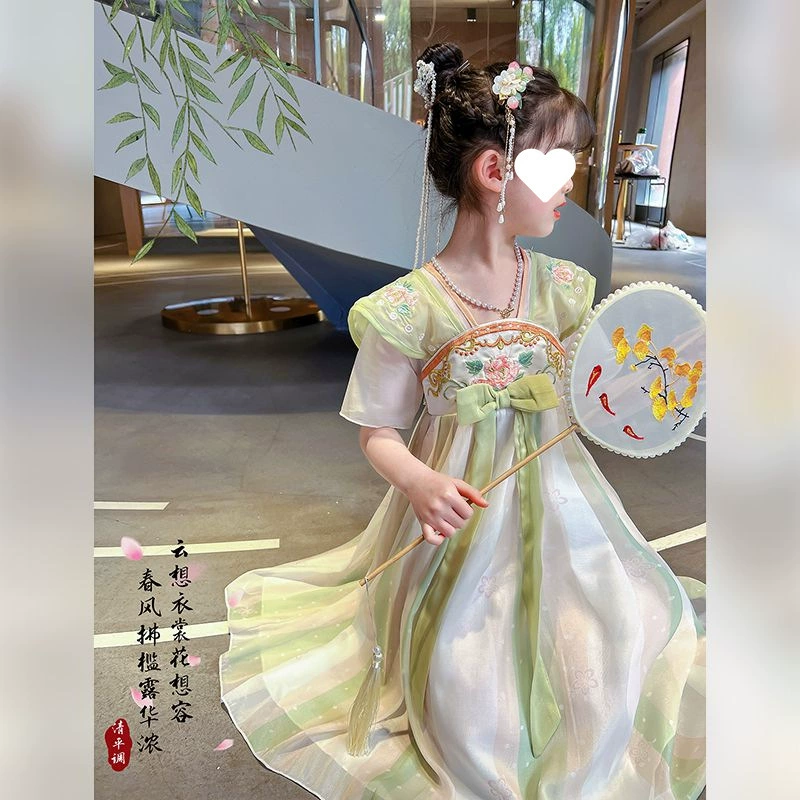 Девушка Hanfu в китайском стиле 2025 мифический костюм