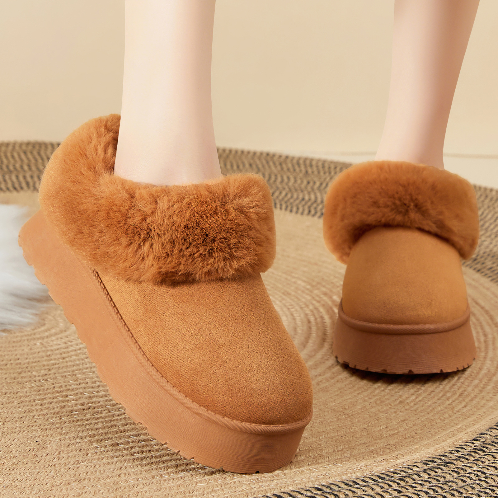 Botas de nieve para mujeres nuevas zapatos de algodón cálidos de altura y botas gruesas de lana para mujeres botas de algodón de fondo grueso botas cortas de moda versátiles