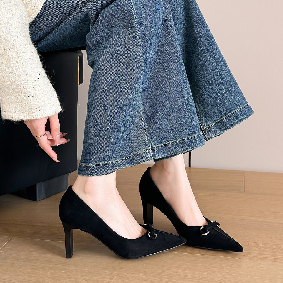 Giày cao gót mũi nhọn gót thô 6–8 cm bằng vải nhung có khóa kim loại, kiểu Pháp cổ điển — Màu nâu, Màu đỏ rượu, màu đen