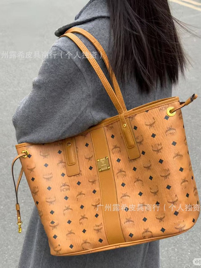 Capacious fashionable one-shoulder bag, universal shopping bag