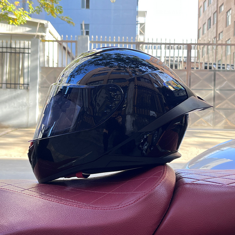 Casco de motocicleta Orz para hombres y mujeres, casco integral de verano con gran alerón trasero para todas las estaciones, certificado por DOT, transfronterizo.