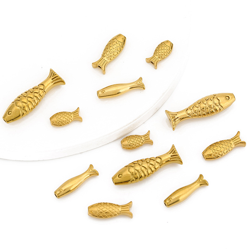 Stainless Steel Vacuum Plated 18K Gold Perforated Small Fish Spacer Beads Bracelet Necklace Accessories DIY Jewelry Accessories Wholesale