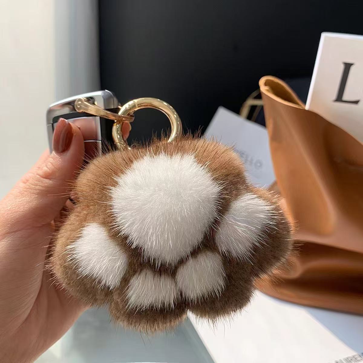 Colgante de bolso de garra de gato de pelo de visón de imitación lindo transfronterizo llavero creativo regalo de pareja colgante de muñeca todo fósforo
