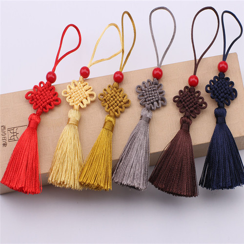 Chinese knot tassel six-plate Fangsheng knot pierced with red beads and tassels U disk sachet bookmark pendant small Chinese knot wholesale