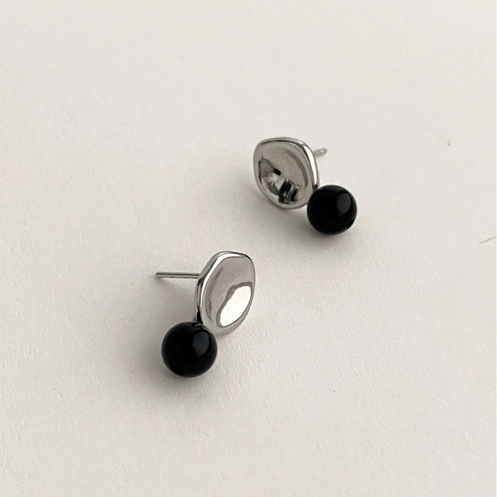 Серебряная игла, универсальные маленькие сережки, пробы серебра 925, простой и элегантный дизайн, тенденция сезона
