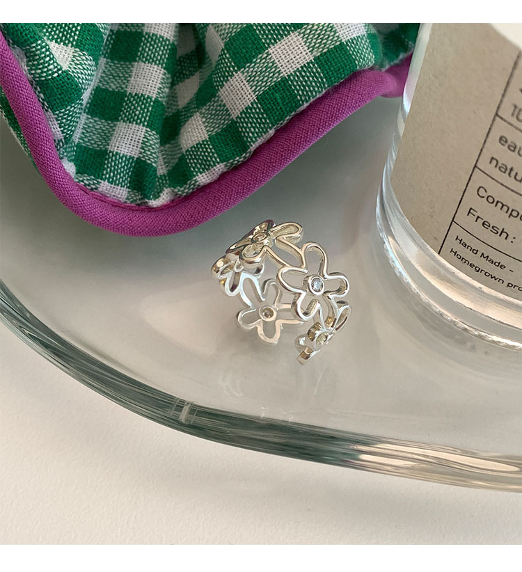 Minimalist Hollow Flower Ring For Women In Pure Silver Adjustable_voghion.com