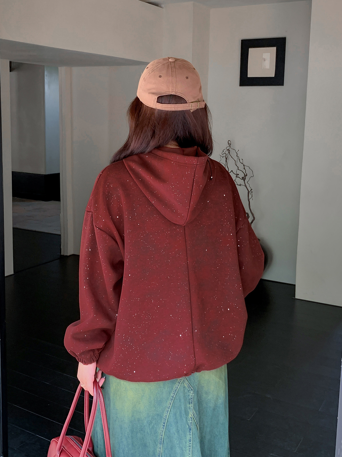K2862 otoño y invierno de gran tamaño damas con sequillas letras imprimidas camisetas con sombrero camisetas de chicas gordas sueltas