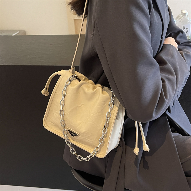 Bolso plegable de moda popular para mujeres 2024 nueva cadena bolso cuadrado sensación de alta calidad bolso casual universal