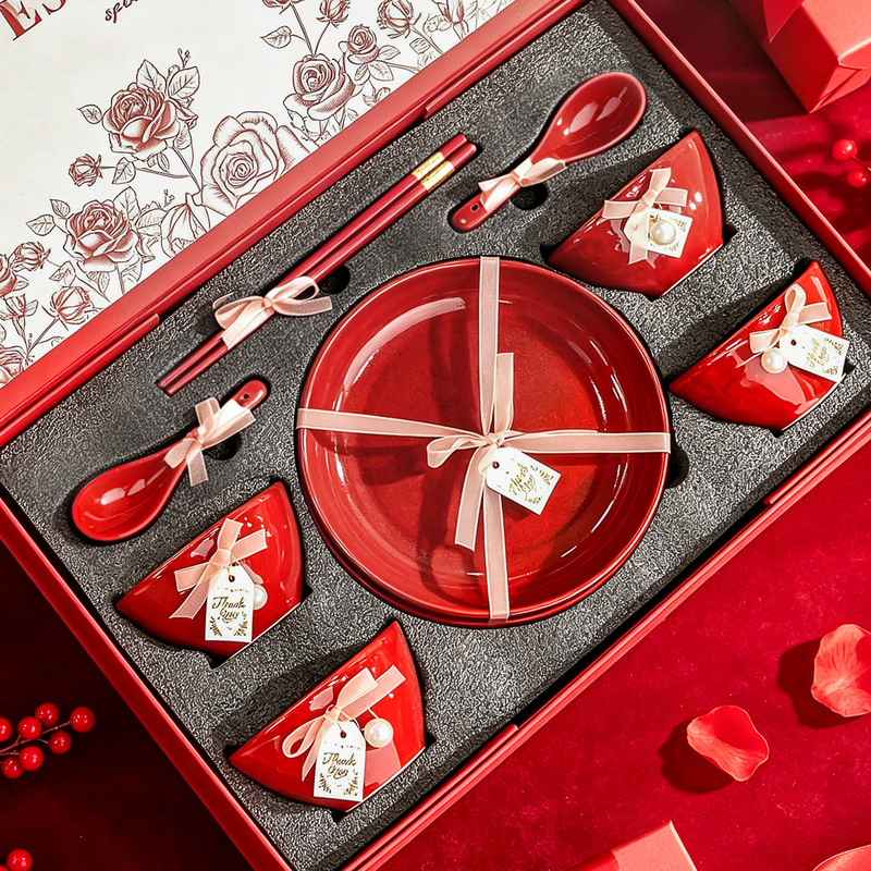 Newlywed gift: red ceramic tableware and cutlery set, wedding gift for best friend, bride's dowry, practical for engagement and housewarming