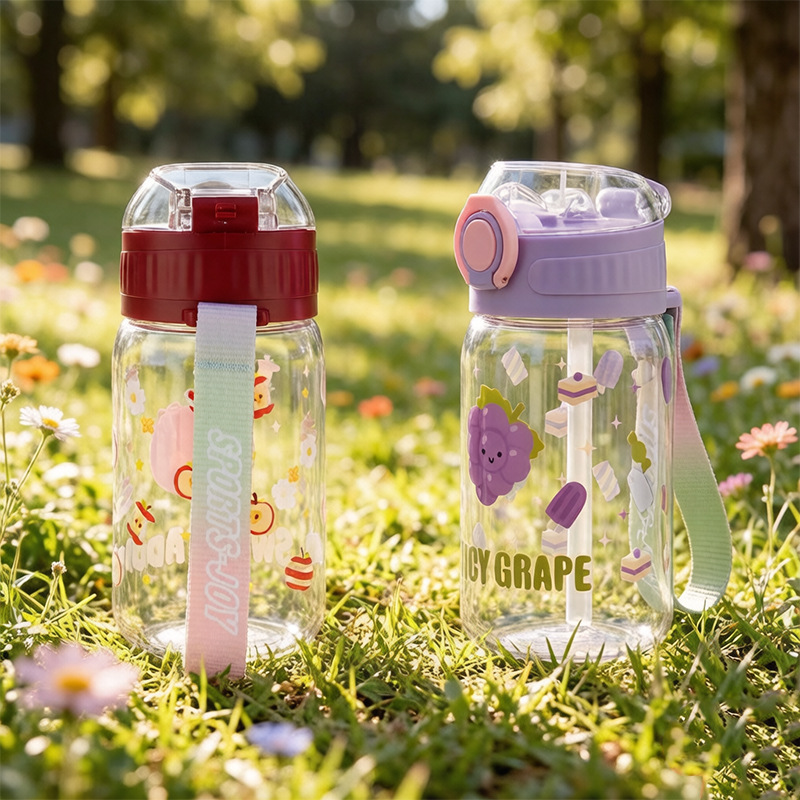 Nuevos tipos de frutas de paja de agua taza de agua material de grado alimenticio un botón cubierta elástica taza de agua de estudiantes taza portátil de mano