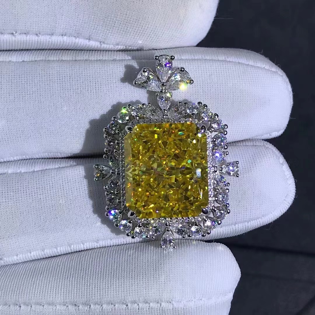 15 quilates diamantes cortados amarillos de alto carbono perforación colgante de plata esterlina gruesa electrodeposición incrustada importación de alto carbono perforación