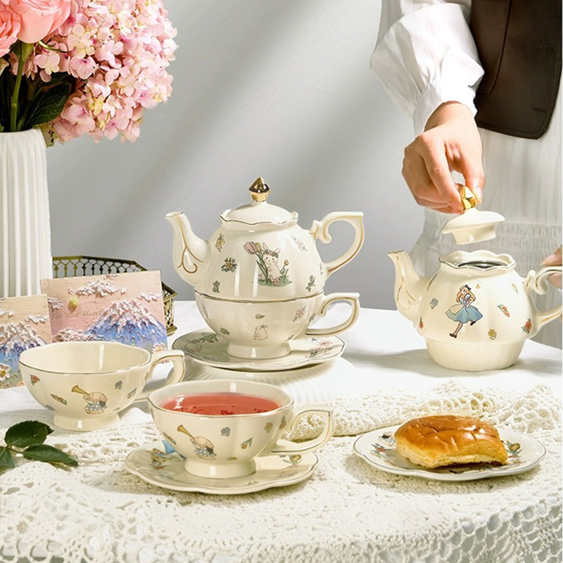 Juego de tetera de cerámica Conejo Alicia, juego de taza y platillo de café, regalo transfronterizo para suegra, regalo de cumpleaños para niña