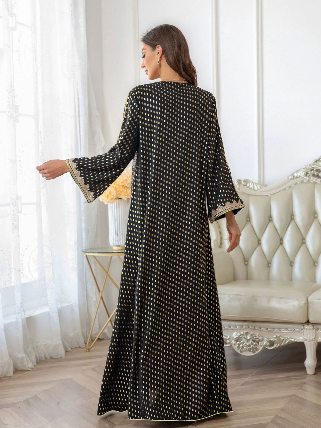 Elegant Muslim Robe With Gold Embossing And Lace Detail_voghion.com