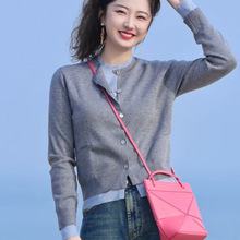 2025早秋假两件羊毛撞色小众针织长袖开衫撞色双层门襟设计小外套