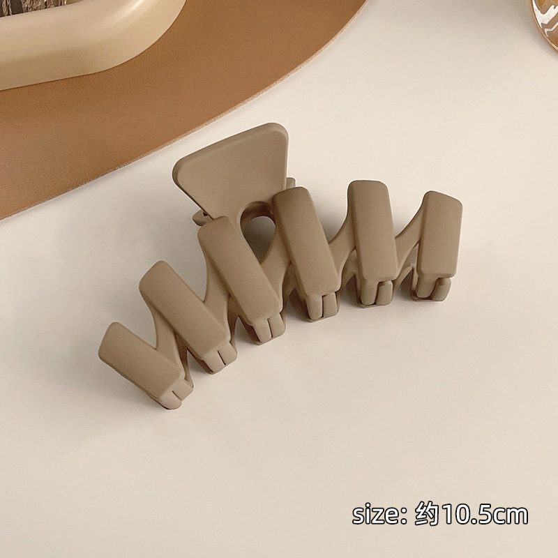 Nuevo elegante horquilla trasera cabeza baño clip tocado clip de tiburón Estilo coreano primavera/verano leche marrón serie captura clip neto rojo