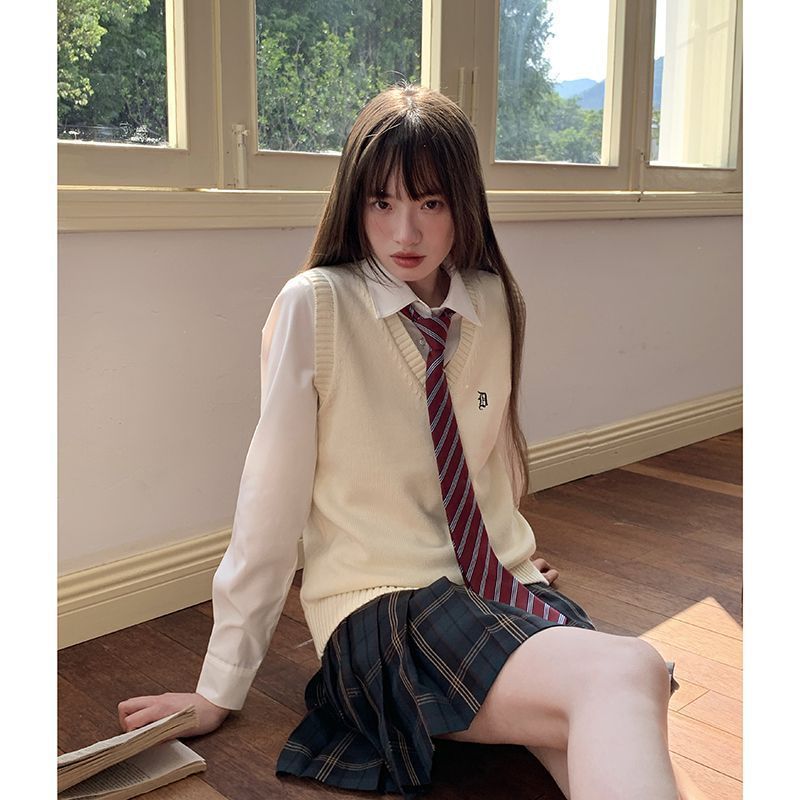 White long-sleeved shirt [single piece]