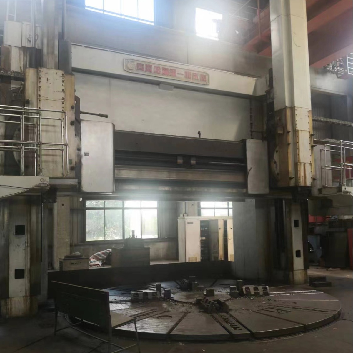 出售齐重数控立车DVT630×35/63，工作台5.7米，承载63吨，西门子