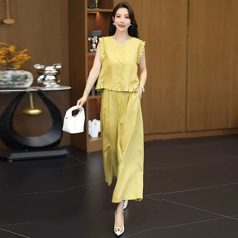 女性のためのファッションスーツ 2025 夏の新しいスタイルスリムスタイルノースリーブベストワイドレッグパンツ 2 点セット|undefined