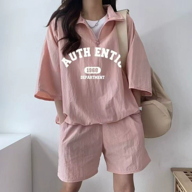 Американский ретро-спортивный костюм для женщин, летний новый свободный комплект с короткими рукавами и шортами, повседневный двухсоставной набор