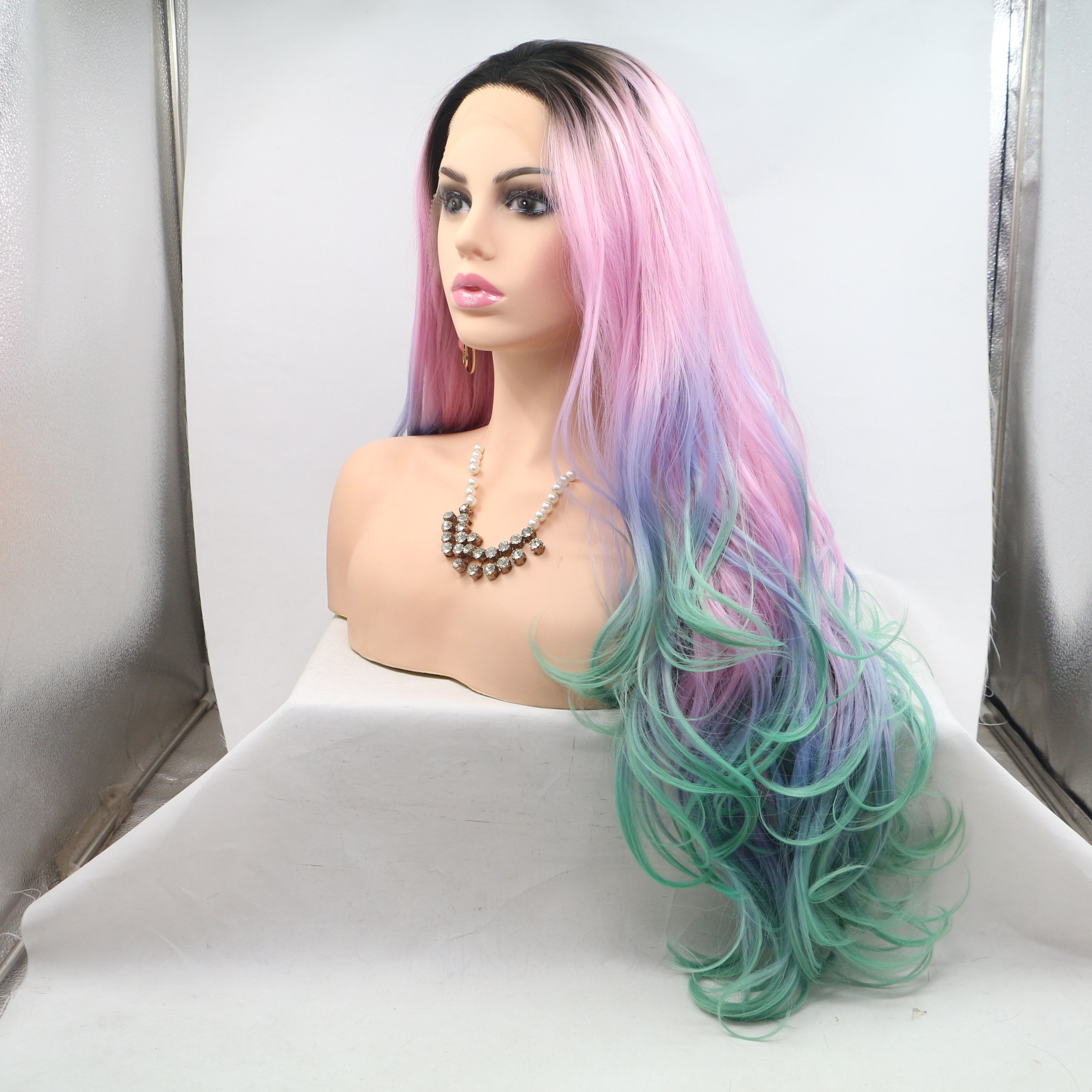 NEW LOOK pelucas de moda europea, fibra química de color, cabello de color mixto, cabello de rizos largos, micro rizos, inventario falso.